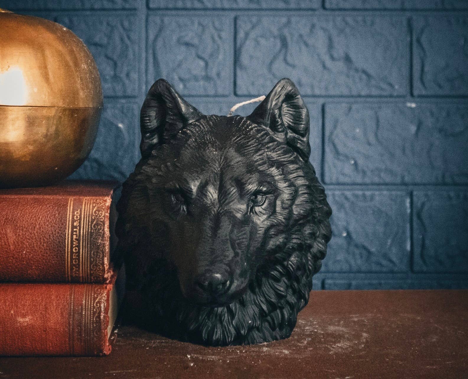 Wolf | Pillar