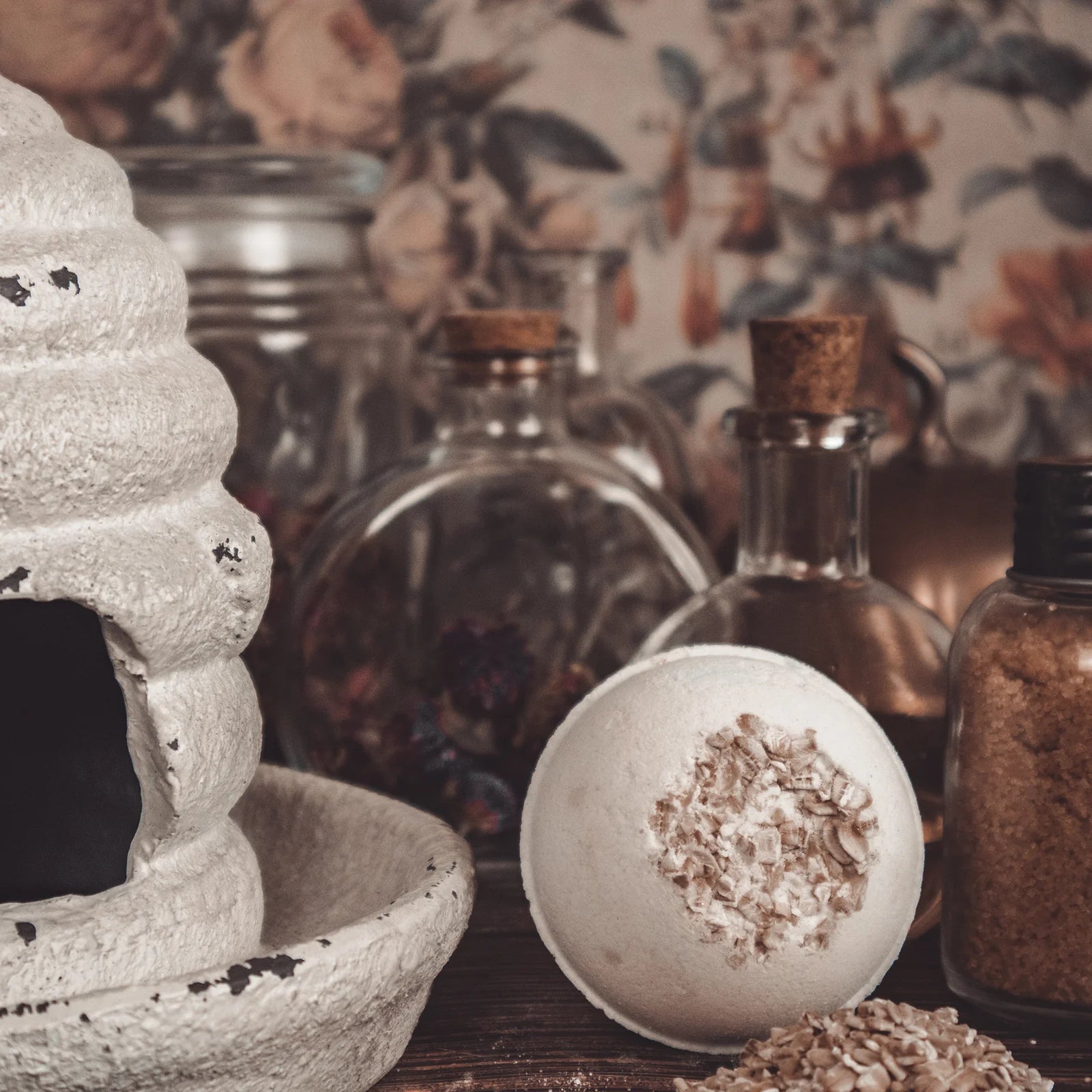 Cleo | Oatmeal & Honey | Bath Bomb