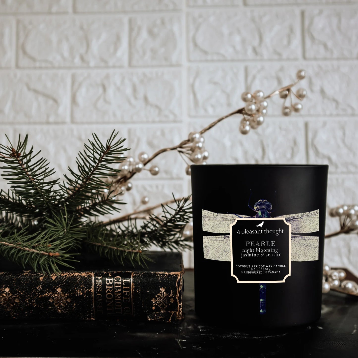 PEARLE | Night Blooming Jasmine & Sea Air | Raven Candle
