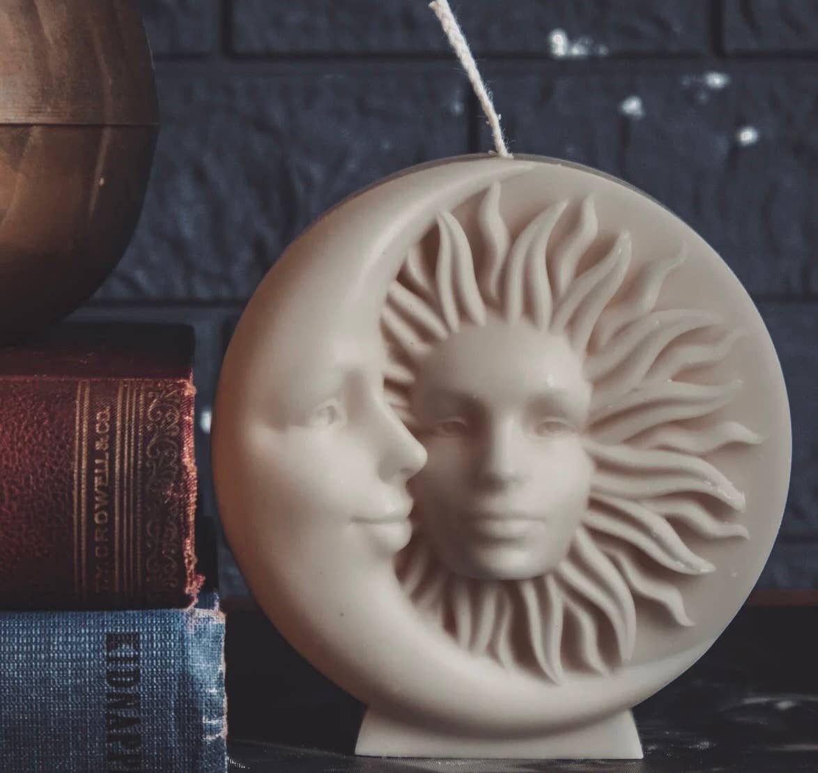 Sun & Moon | Pillar