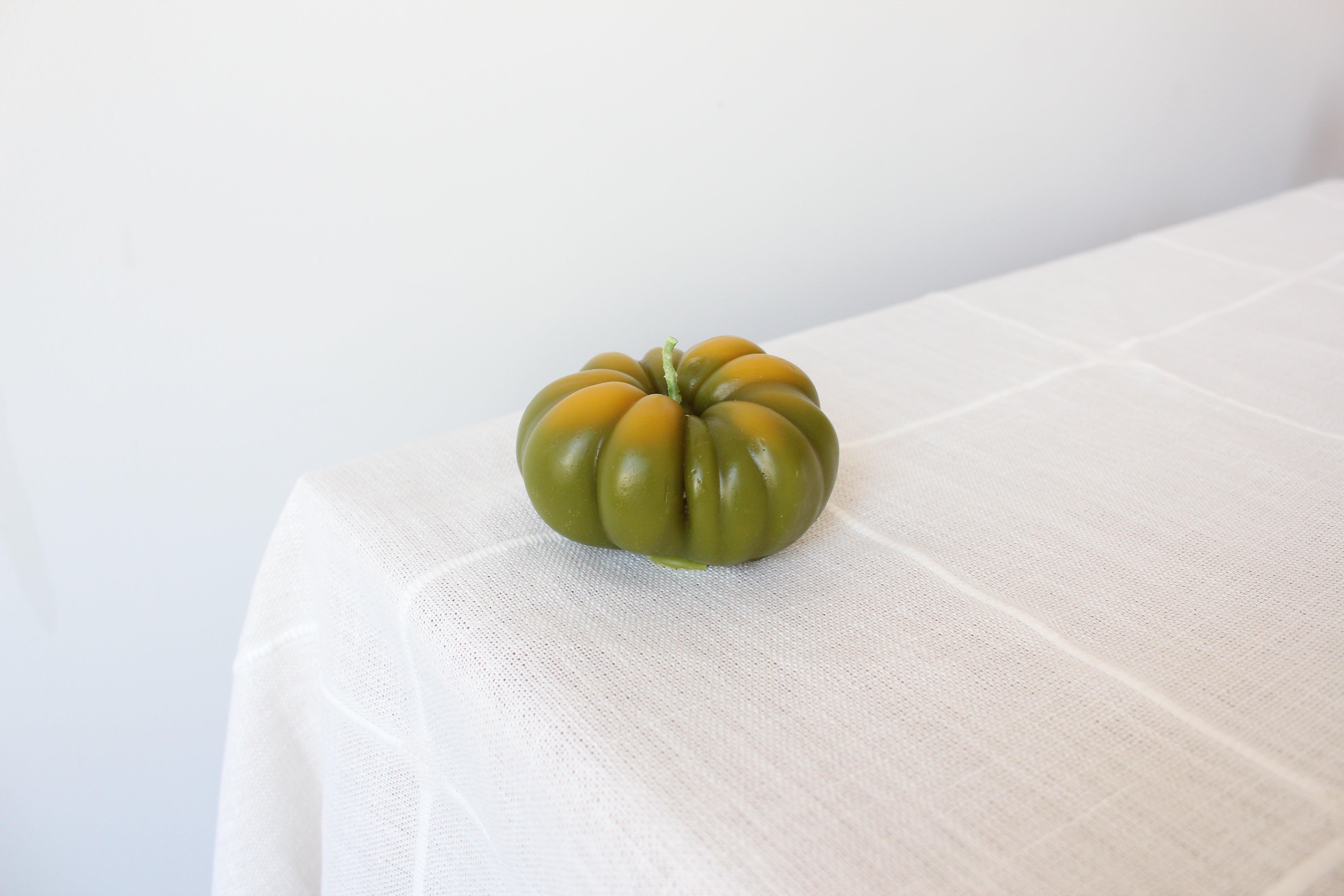 SUNKISSED GREEN HEIRLOOM TOMATO BEESWAX CANDLE