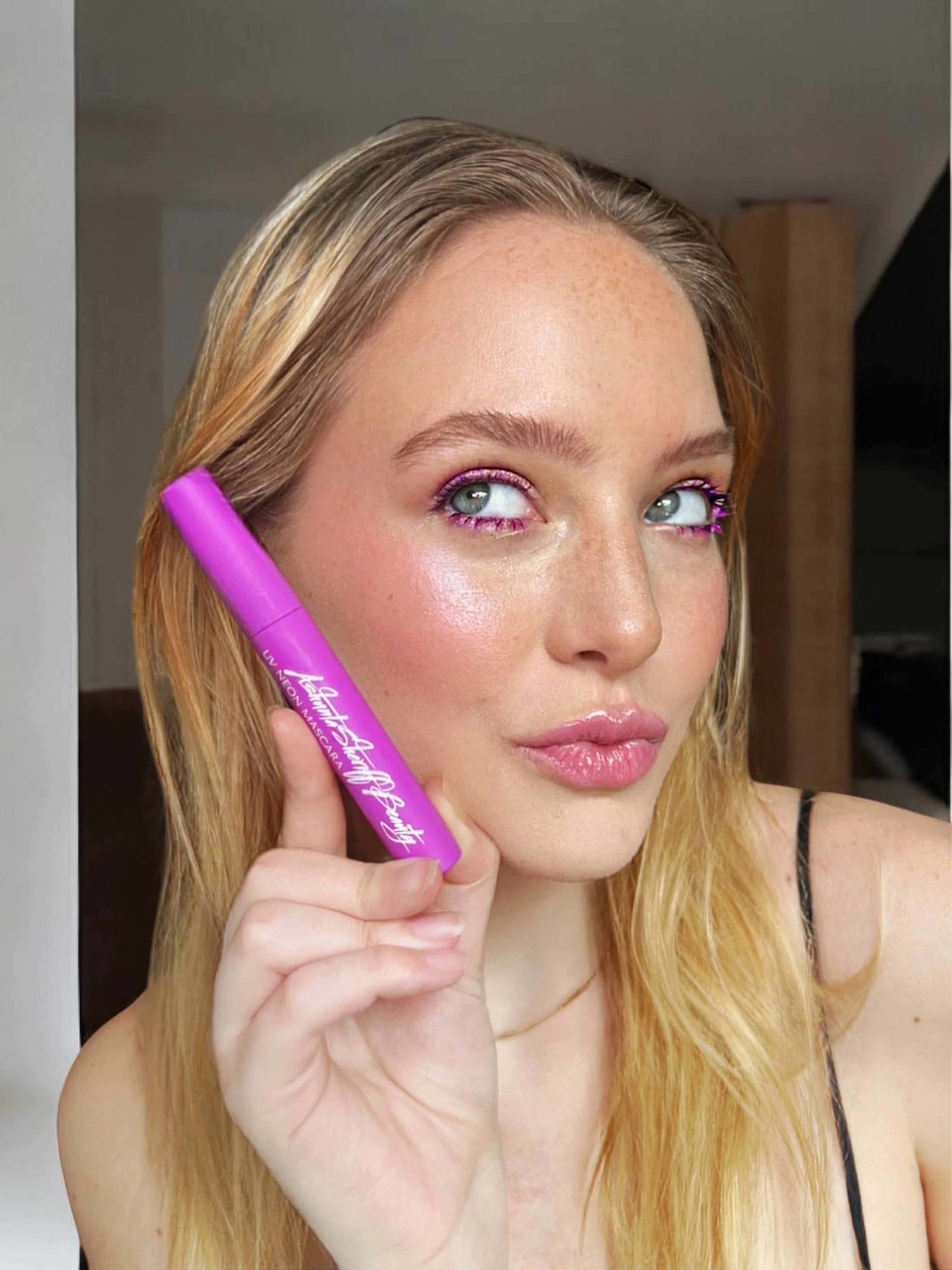 Ashunta Sheriff Beauty UV Vegan Mascara