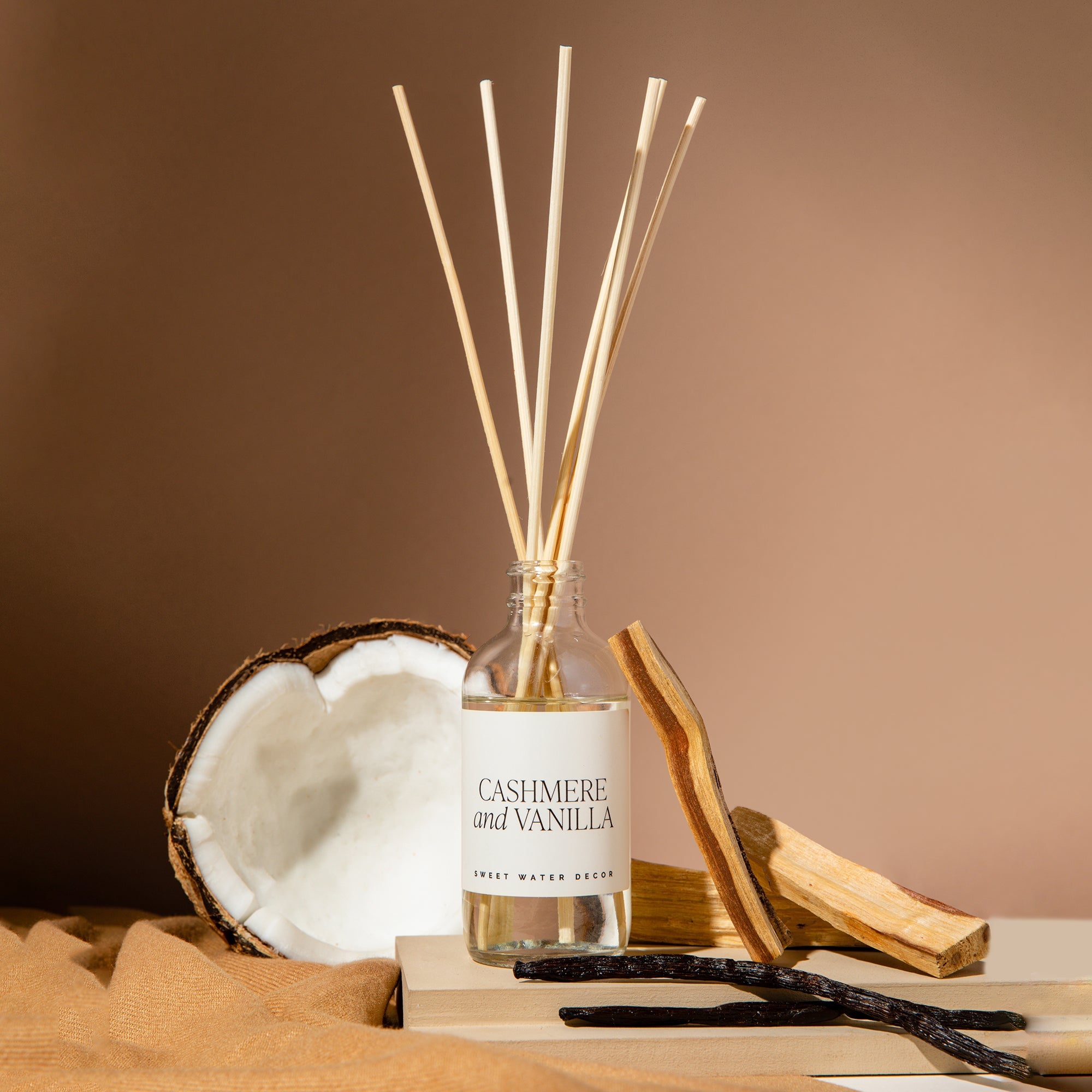 Sweet Water Decor Cashmere and Vanilla Amber Reed Diffuser - Thumbnail 2